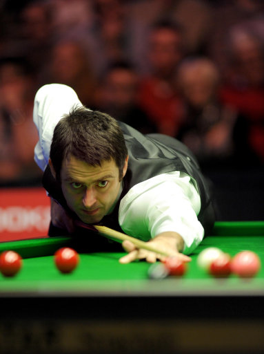 在防守端引 在防守端引